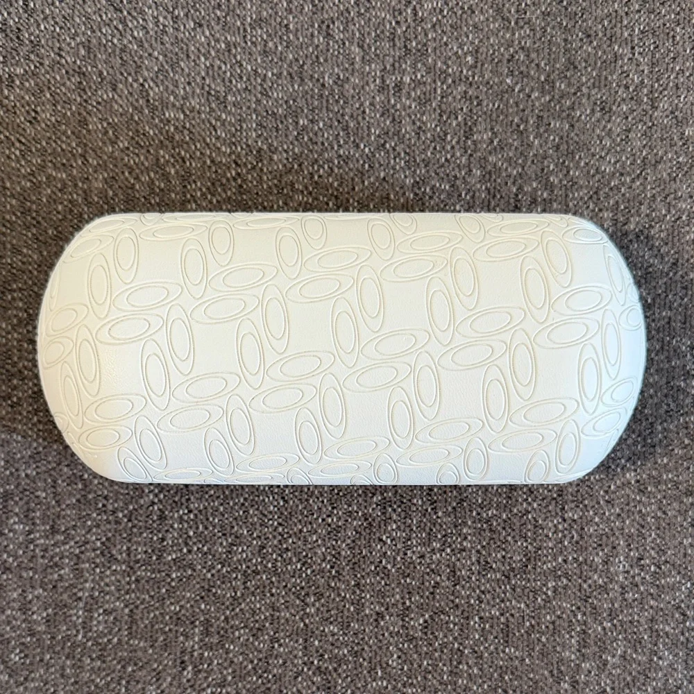 Oakley Sunglasses Hard Case. Excellent condition. Never used.